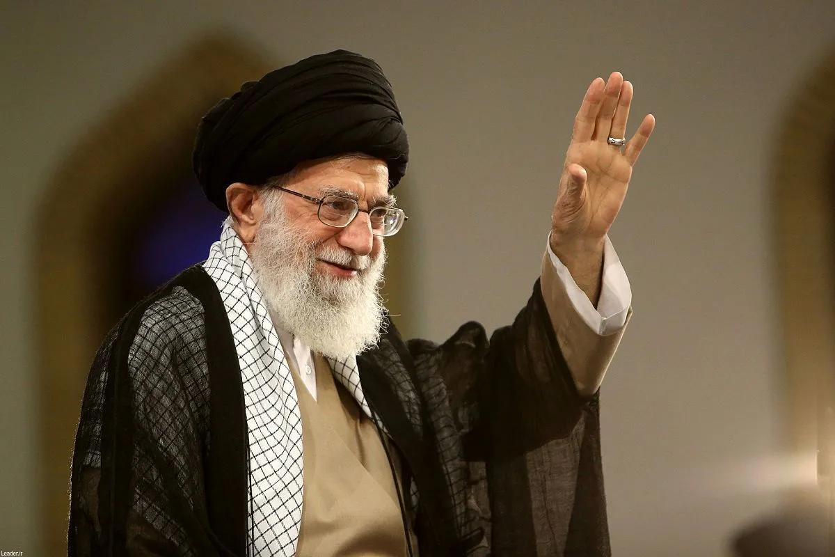 آیت‌الله خامنه‌ای منشاء تشدید رسیدگی به اتهامات به یهودیان شیراز در سال ۱۳۷۸؟