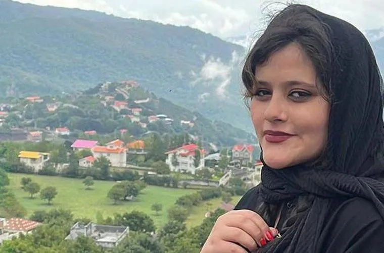 ‌ صالح نیکبخت و علی رضایی وکلای خانواده مهسا (ژینا) امینی،