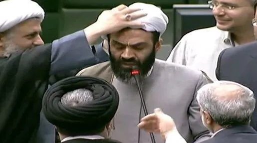 نماینده روحانی مجلس: عمامه پرانی، توطئه شیاطین است