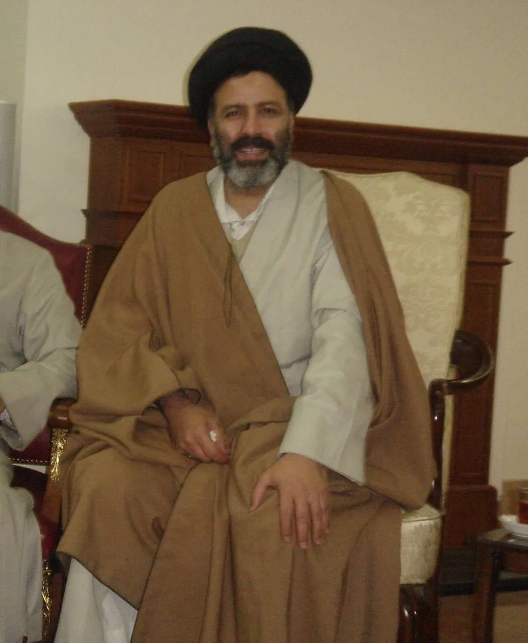 محمدعلی ابطحی عکس دیده نشده‌ای از ابراهیم رئیسی منتشر کرده است که میگوید مربوط به جلسات «‌آخوندهای حکومتی» است که به ابتکار او برگزار میشد.