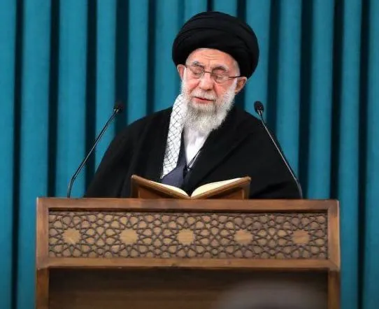 آیا آیت‌الله خامنه‌ای سیاست روشن و افق آینده حجاب و برخوردهای ارشادی و سلبی را امروز شخصاً ترسیم خواهد کرد و یا ترجیح میدهد کما فی السابق از طریق شوراها و مراجع ذیل اختیارات رهبری و فعلاً غیر مستقیم عمل شود؟