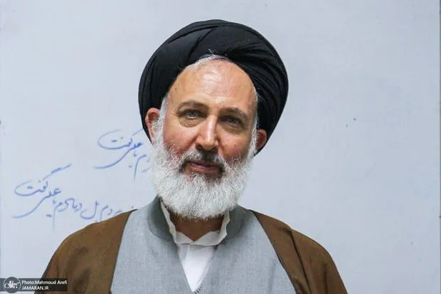 سید محمدعلی ایازی، قرآن پژوه، مجتهد و استادیار دانشکدهٔ حقوق، الهیات و علوم سیاسی: محاربه مربوط به جنگ و اخافه و فساد با مردم است نه اعتراض مردمی که از بی کفایتی و فقر به تنگ آمده‌اند