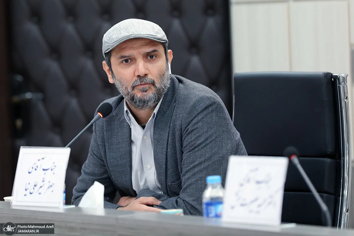 چرا تهدید؟ حکمت تولد من در بهمن ۱۳۵۷ چیست