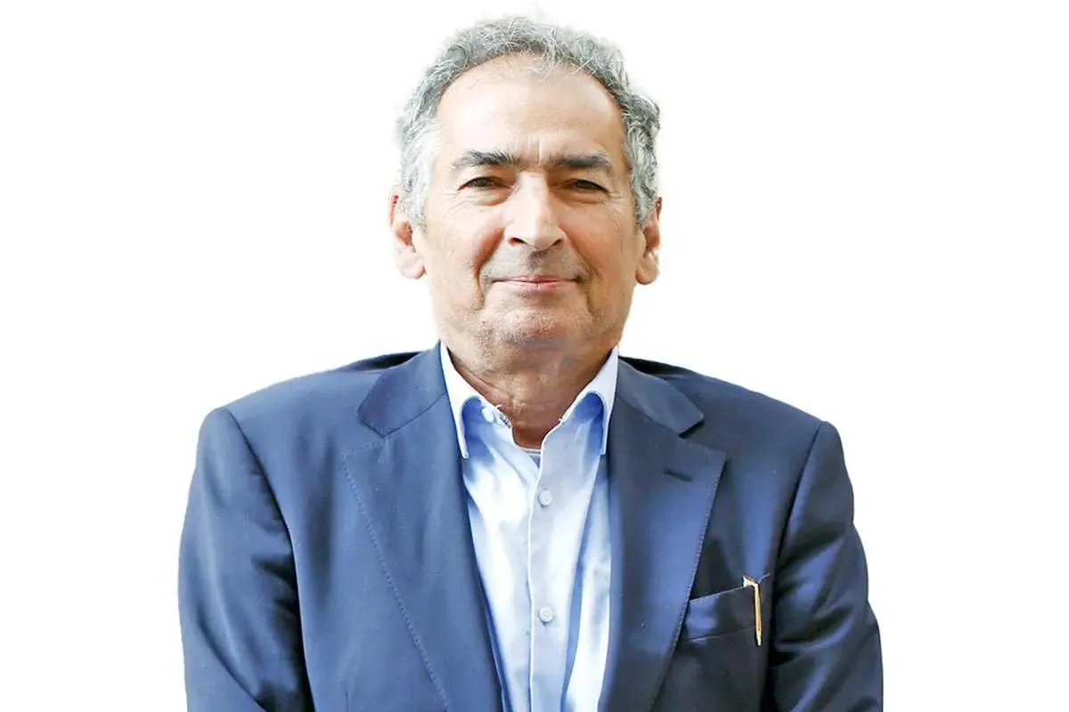 صادق زیباکلام