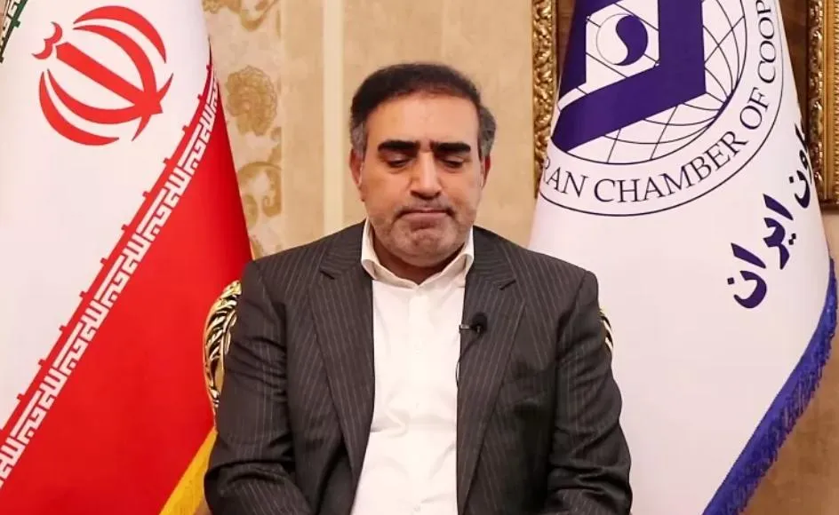 یک سوال: آیا دکتر میدری در میانه فرایند رسیدگی مجلس به صلاحیت های وزرا و با آن همه حساسیت روی خود قرار است امشب دعوت بهمن عبداللهی رییس اتاق تعاون ایران را بپذیرد و در جلسات آنها شرکت کند؟
