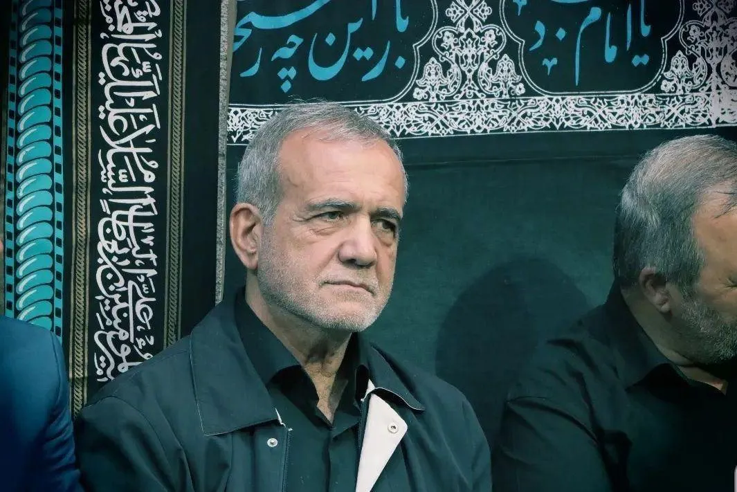  آقای پزشکیان، مرده و حرفش وگرنه شوی تبلیغاتی قیصر درست کردن شما، برایتان نه نان خواهد شد و نه آب و نه آبرو و نه عاقبت بخیری