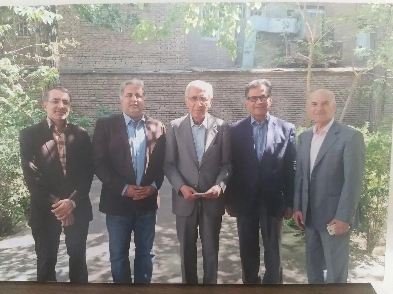  از راست: مرحوم دکتر معینیان دکتر نجفی ابرندآبادی مرحوم دکتر کاتوزیان دکتر ساقیان دکتر رضوی‌فرد