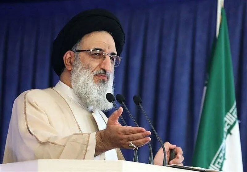 🔴 خشم امام جمعه کرج از احتمال رفع فیلترینگ: اینکه در این شرایط، مسئول اقتصادی کشور بگوید اگر رفع فیلتر شود، کارها درست می‌شود حرف سخیفی است 