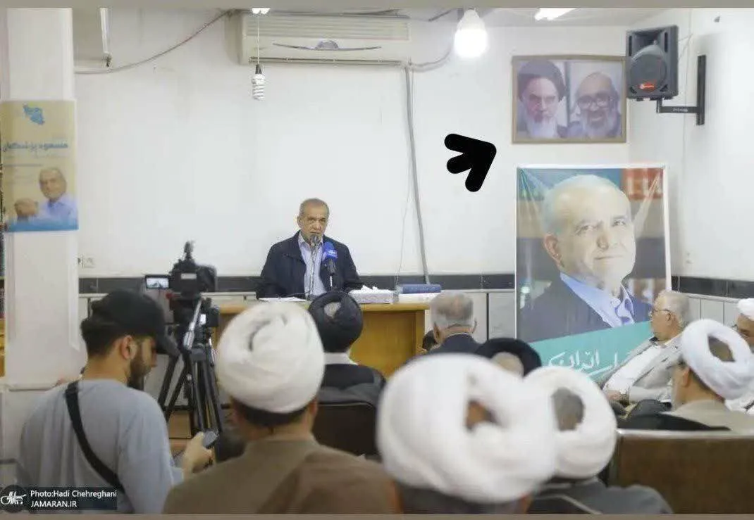 "بدتر شد که! بعد از کشور دانستن اسرائیل حالا عکس آیت‌الله منتظری را هم در محفل مجمع مدرسین نصب کرده‌اند تا بگویند او رهبر ماست."