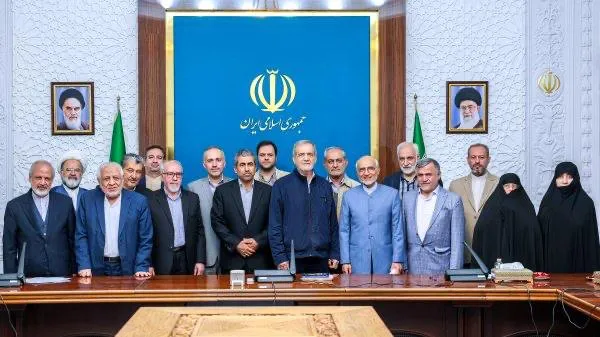 مسعود پزشکیان تنها پنج روز پس از دیدار با اعضای جبهه اصلاخات با اعضای شورای مرکزی حزب موتلفه اسلامی دیدار کرد 