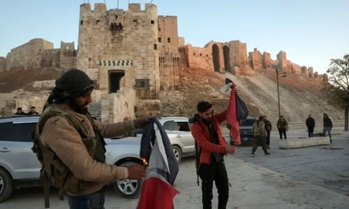  نیویورک تایمز در مورد مقامات آمریکایی و ترکیه‌ای: واشنگتن اخیراً پیام‌هایی را از طریق ترکیه به مخالفان سوری که اسد را سرنگون کردند، ارسال کرد.