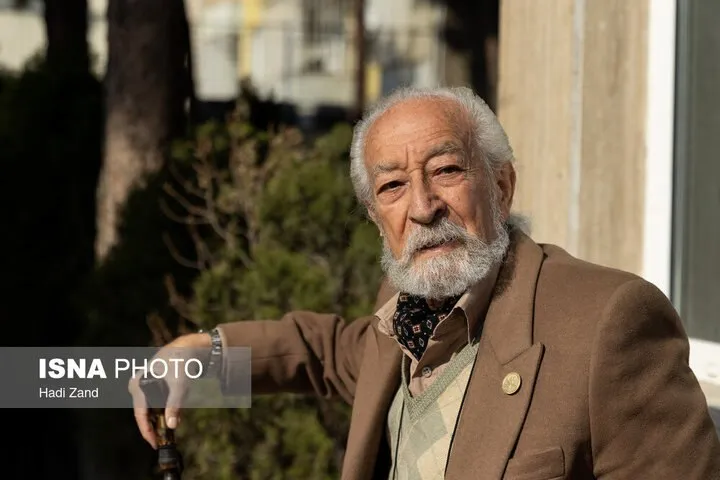  مراسم تجلیل از هنرمندان پیشکسوت که با حضور جمعی از هنرمندان پیشکسوت در محل باغ زیبا برگزار شد