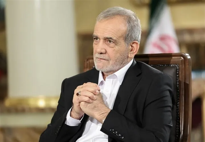 نامه استادان اخراجی و تعلیق شده به پزشکیان: هنوز به دانشگاه بازنگشته‌ایم / اتهام‌مان دفاع از آزادی آکادمیک است