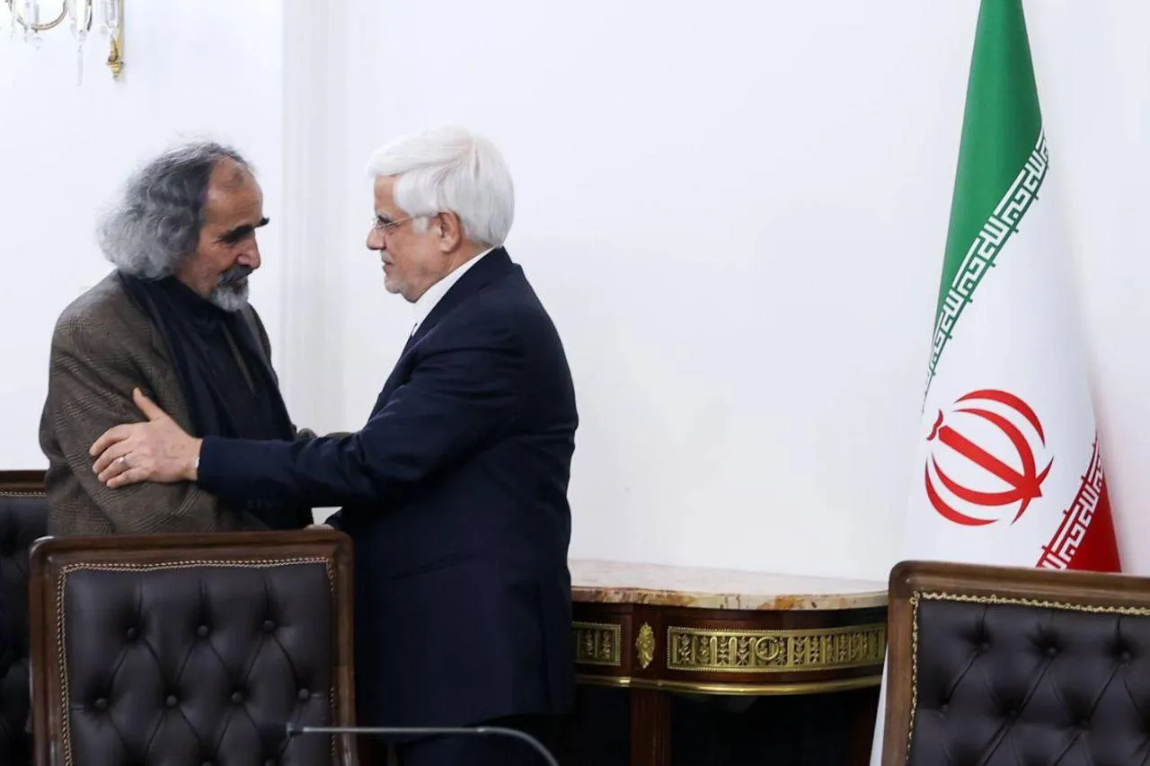 دیدار جمعی از جامعه شناسان با معاون اول رئیس‌جمهور