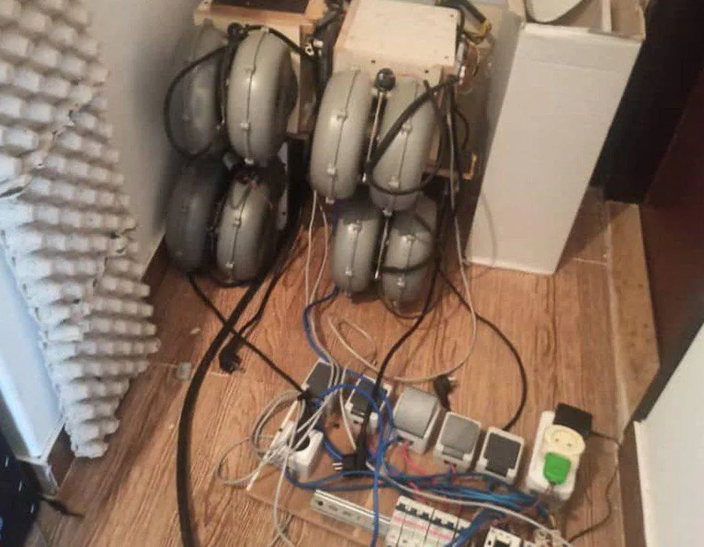 استخراج رمزارز در کافی‌شاپ دانشگاه!