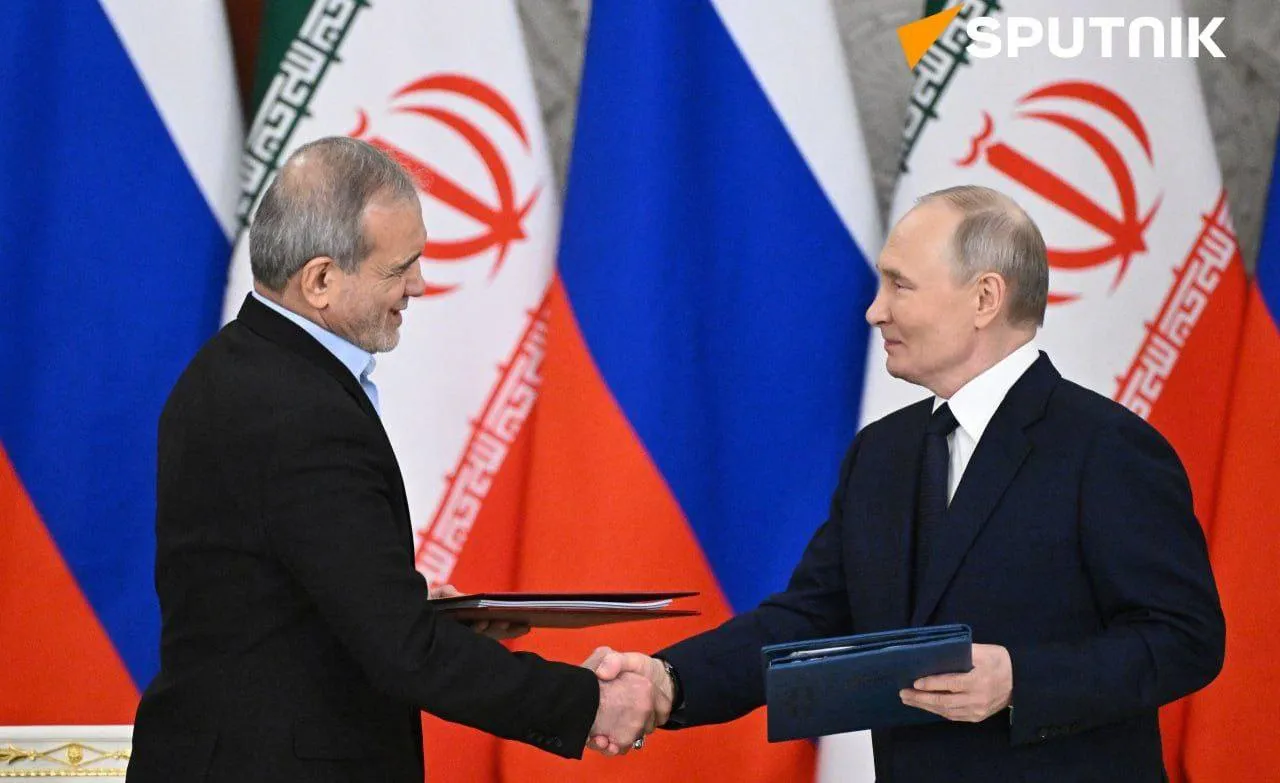 تصاویری از امضای توافقنامه روسیه و ایران و کنفرانس مطبوعاتی 