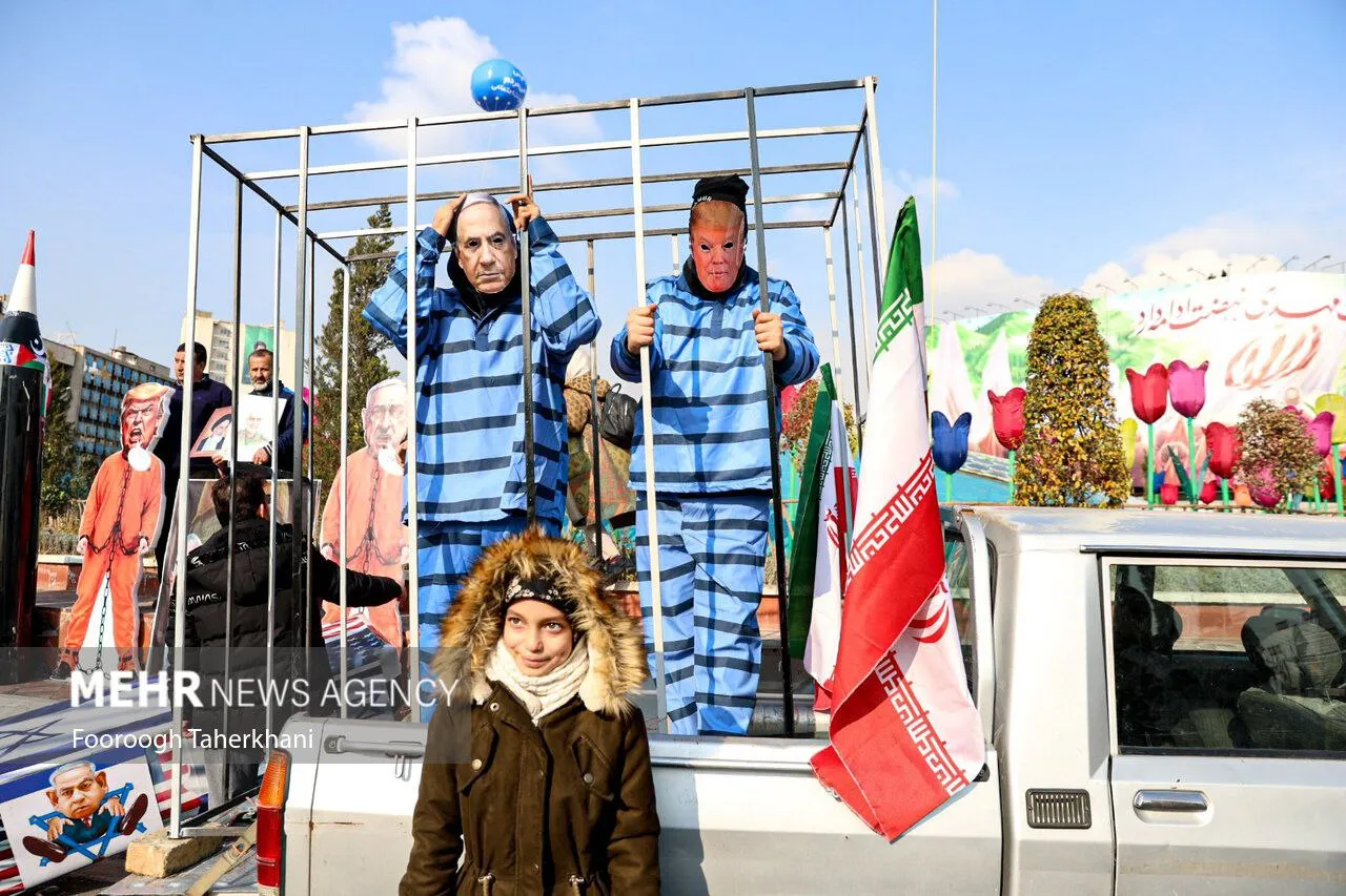 در حاشیه راهپیمایی امروز عکس سلفی با ترامپ و نتانیاهو!