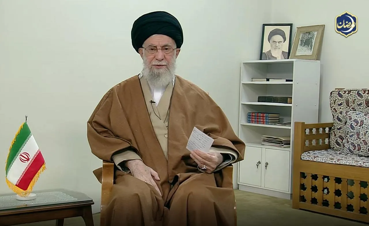  تعیین نام «سرمایه گذاری برای تولید» توسط آیت‌الله خامنه‌ای برای سال جدید