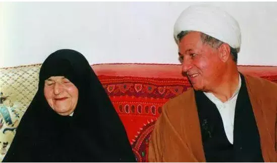 خاطرات اکبر هاشمی - ۲۸ اسفند ۱۳۸۱ 