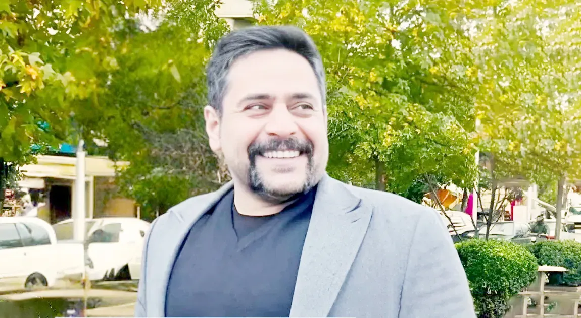 بهنام نزادی وکیل دادگستری برای تحمل محکومیت خود را به دادسرای مجری حکم معرفی میکند