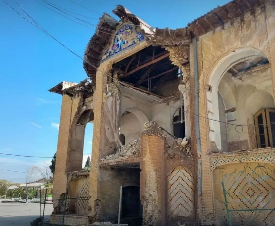 بخش هایی از عمارت تاریخی باغ سالاری فرو ریخت/علت: بارندگی های اخیر 