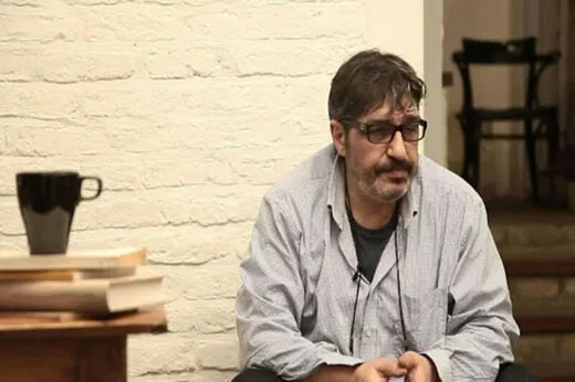 اکثر مردم ایران شعر می گویند، حتی وقتی برق می رود/ عیب کار از جعبه تقسیم نیست، سیم سیّار دل ما سیم نیست... 