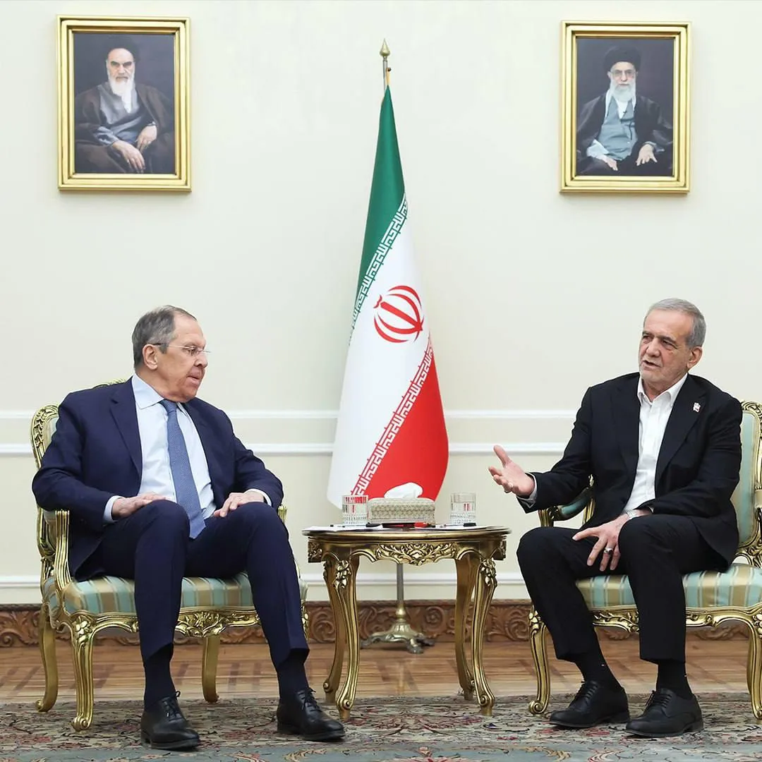  پزشکیان و لاوروف دیدار و گفتگو کردند.