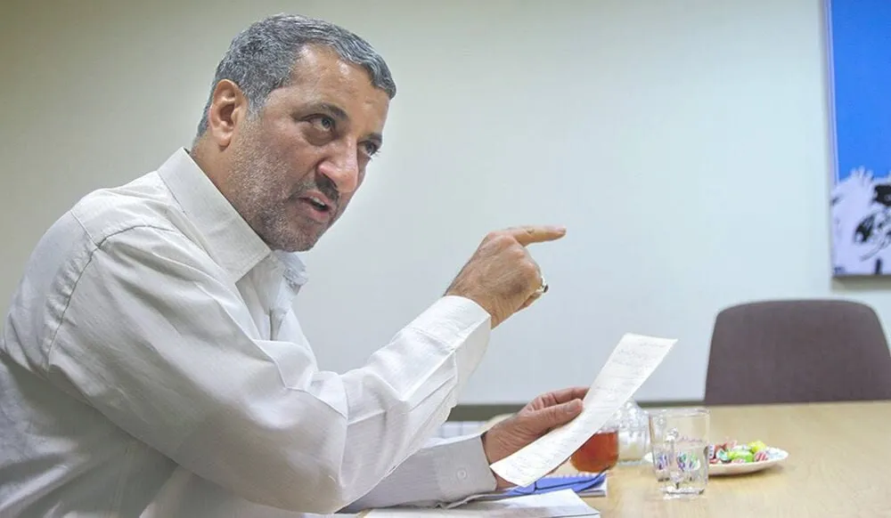 رجایی: استیضاح همتی، سیاسی و هشداری برای پزشکیان بود