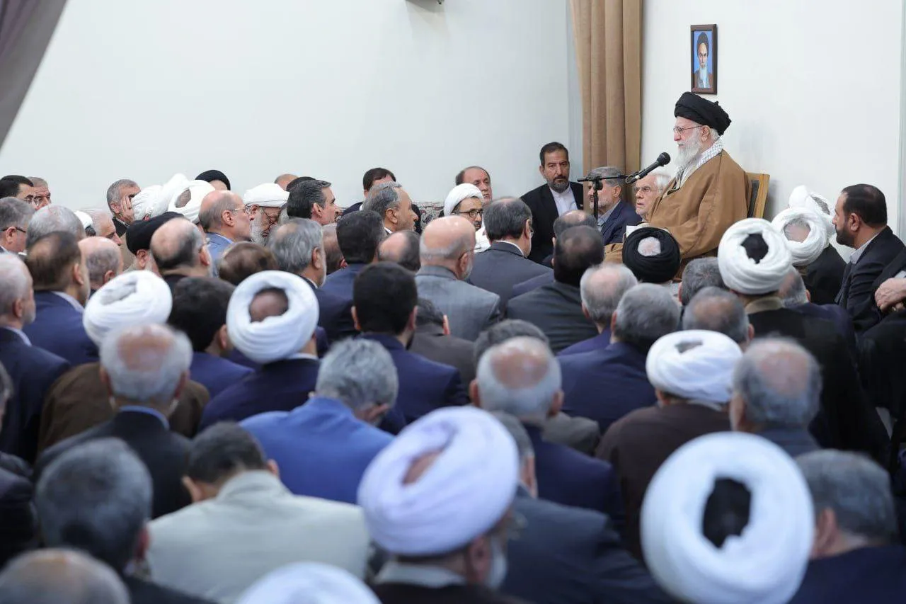 دیدار جمعی از مسئولان ارشد سه قوه به‌مناسبت آغاز سال جدید با رهبر جمهوری اسلامی