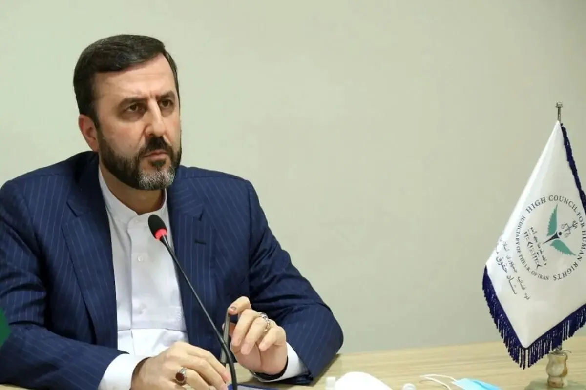 سفیر ایران در عمان: شایعه خودکار طلاکاری شده و غریب آبادی دروغ است