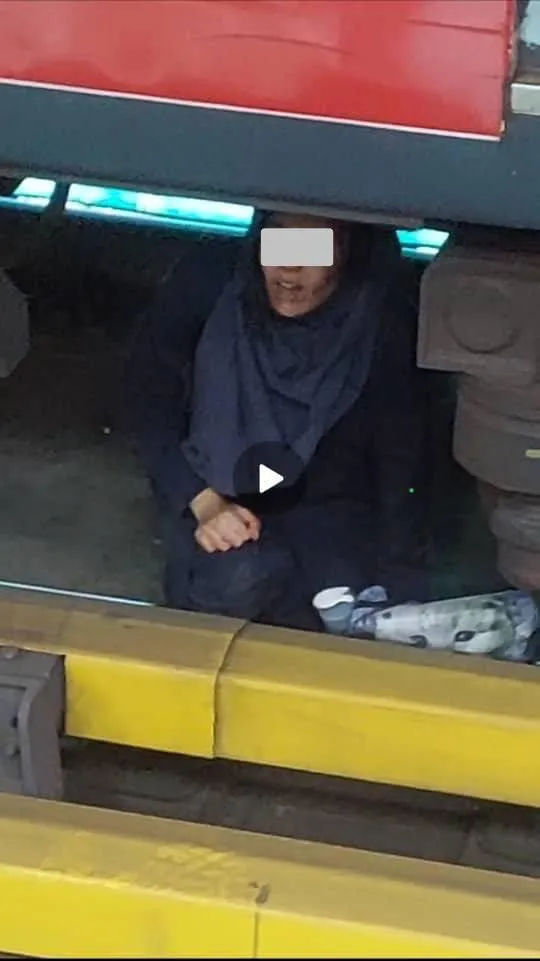 نجات معجزه آسای دختر نوجوان از خودکشی در مترو تئاتر شهر