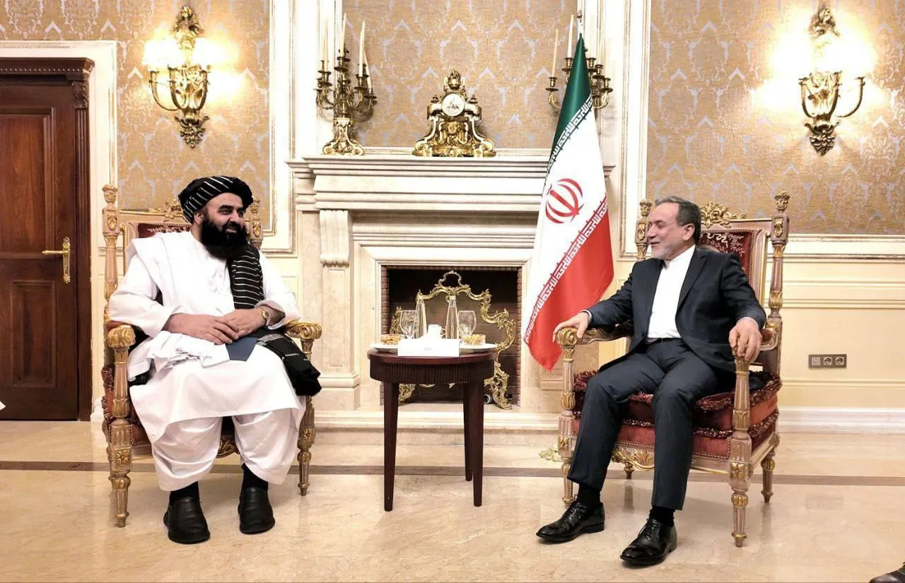  دیدار و گفتگوی امیرخان متقی سرپرست وزارت خارجه افغانستان با عراقچی در تهران 