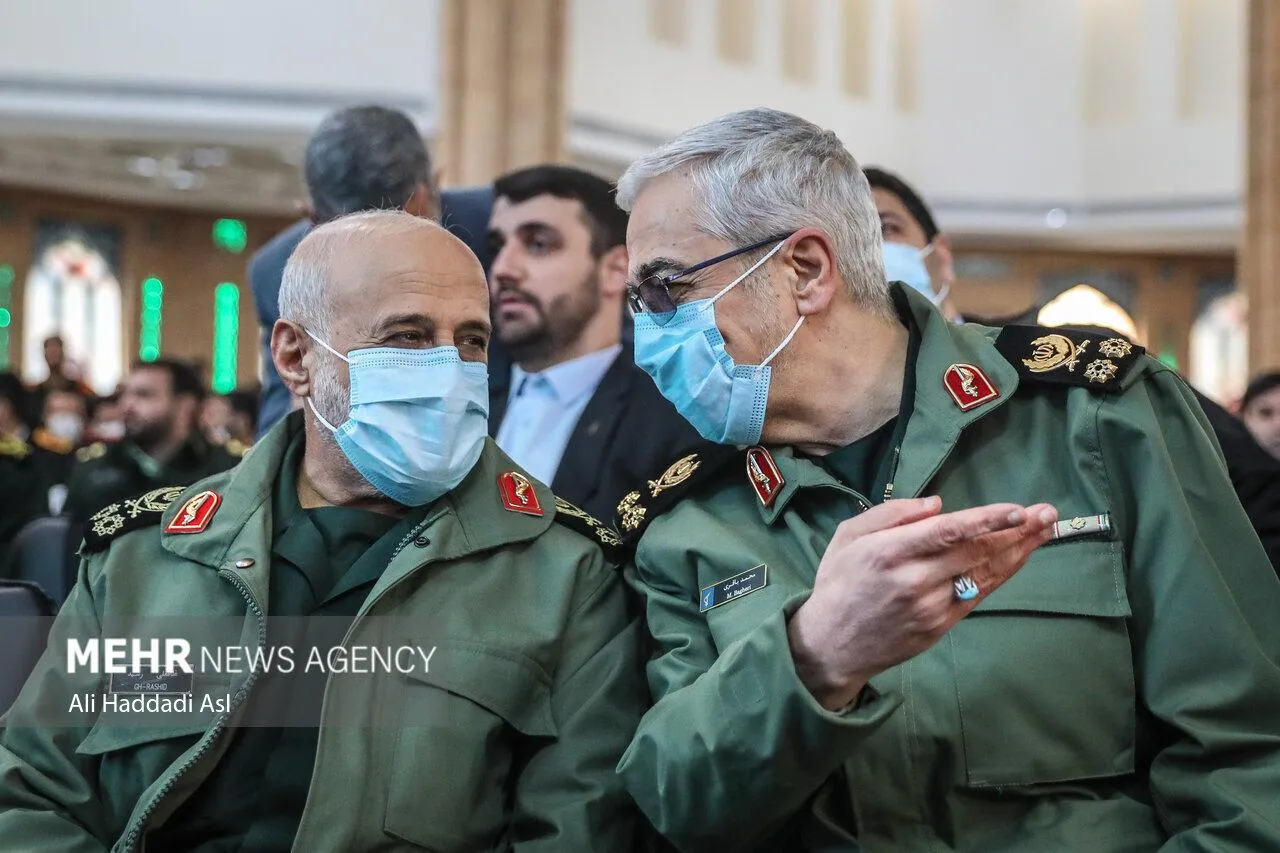  آیت الله خامنه ای ریاست ستاد کل نیروهای مسلح را به سردار سپهبد محمد باقری و فرماندهی قرارگاه مرکزی خاتم الانبیاء را به سردار سپهبد غلامعلی رشید علی نور سپرد در حقیقت ستاد را از فرماندهی جنگ جدا و مستقل کرد اهمیت این ترورهای هدفمند در اینجا مشخص تر میشود تا تعیین رییس ستاد کل و فرمانده قرارگاه توسط فرمانده کل قوا مسئولیت این دو جایگاه بسیار بسیار مهم با جانشیان و معاونان هماهنگ کننده است.