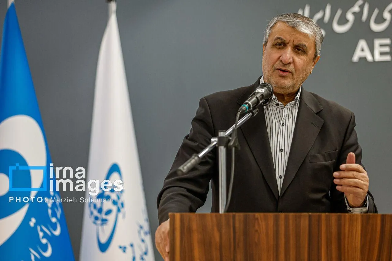  اسلامی رئیس سازمان انرژی اتمی: با صلابت برنامه هسته‌ای خود را پیش خواهیم برد
