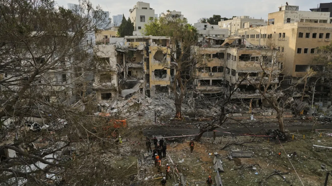 استفاده صداوسیما از تصاویر انفجار در چین و بمباران عراق توسط آمریکا به عنوان حمله ایران به اسرائیل در خبر ۱۴ امروز