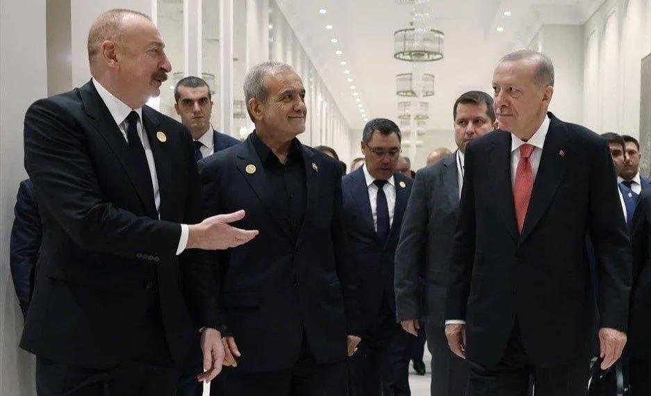  اردوغان، پزشکیان و علی اف در حاشیه اجلاس خانکندی