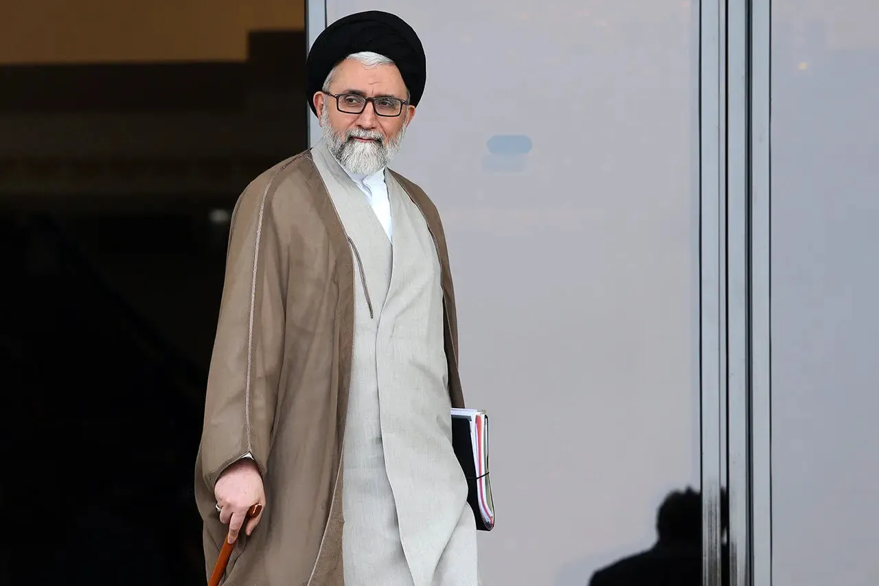 آقای رییس سازمان حراست کل کشور درود 