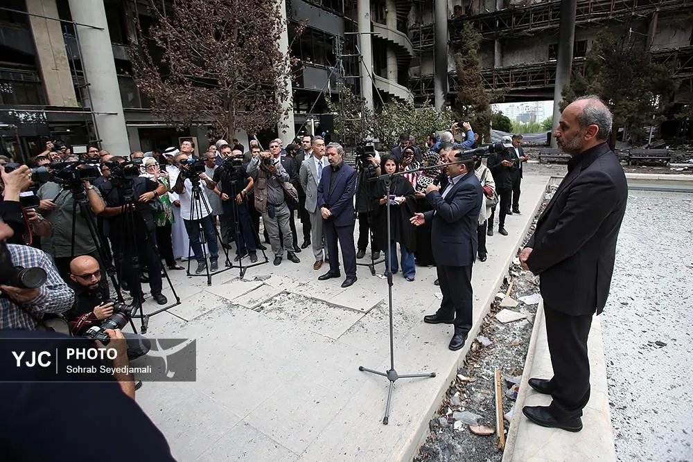 بازدید سفرای خارجی از ساختمان شیشه‌ای صداوسیما