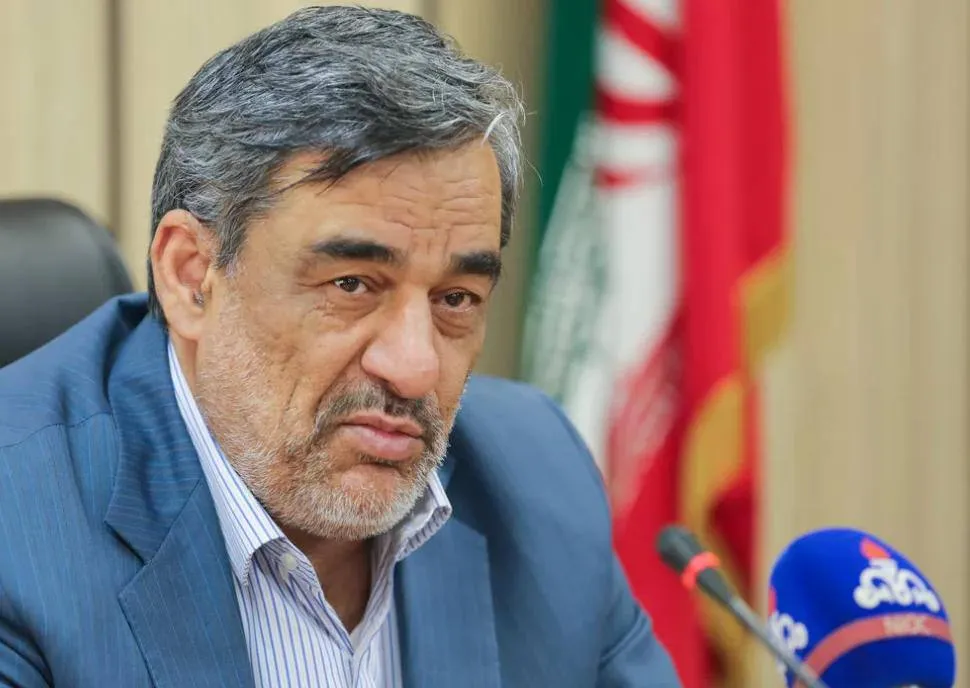  آقای وزیر نفت درود آیا حکم قطعی انفصال آقای حمید بورد مدیرعامل شرکت ملی نفت ایران توسط دیوان محاسبات ابلاغ واقعی شده است؟ سوال دوم: آیا حکم قطعی عملیاتی خواهد شد یا رایزنی برای توقف آن آغاز میشود؟ 