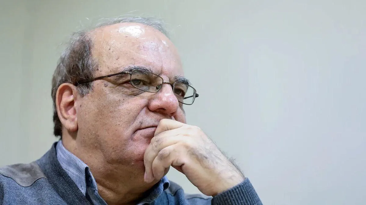  انتقاد تند عباس عبدی از یک سوال آزمون فرهنگیان/ می دانید هدف از این سوال که در آن دروغ مطرح شده است چیست؟