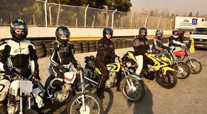 دبیر کارگروه فقه انجمن مطالعات زنان:موتورسواری زنان مشکل شرعی ندارد/ به آنها گواهینامه پایه یک برای کامیون و اتوبوس می دهیم، گواهینامه موتورسیکلت،نه!