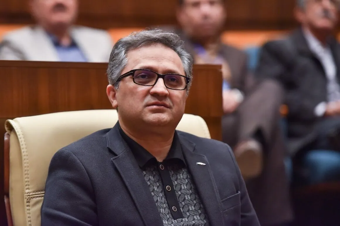  آیا کسری نوری مشاور وزیر و مدیرکل دفتر وزارتی وزارت نفت هم خیلی اتفاقی از این مسئولیت کنار خواهد رفت؟