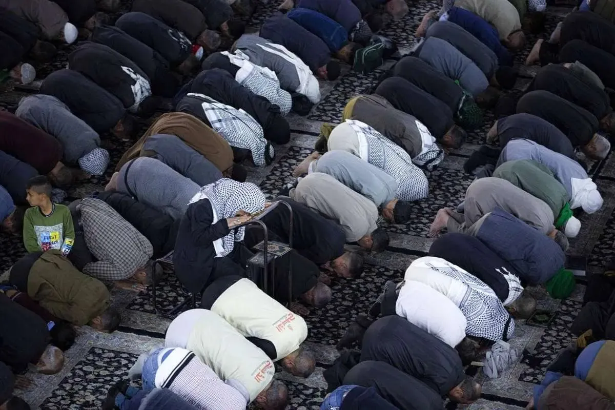  قبل آنکه دل به نماز باران ببندیم و سخنرانی های ایدئولوژیک کنیم، روی زمین دنبال حل مشکلات بگردیم