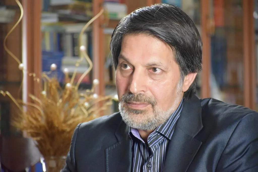 عمادالدین باقی: آزادی زندانیان سیاسی، گامی برای تقویت جبهه دفاع ملی