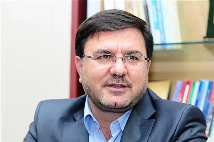 بهروز نعمتی کیست؟ بهروز نعمتی (متولد ۱۳۴۷ در اسدآباد، استان همدان)، سیاست‌مدار ایرانی، نماینده پیشین دو دوره مجلس شورای اسلامی، عضو پیشین هیئت رئیسه و سخنگوی هیئت رئیسه مجلس، و مشاور کنونی وزیر نفت در امور اجرایی و عضو شورای معاونین وزارت نفت دولت چهاردهم، یکی از پر بازتاب‌ترین چهره‌های نسل میانی سیاست‌مداران میانه‌رو-اعتدال‌گرا در یک و نیم دهه اخیر است که با مسیری پر فراز و نشیب ـ از فرمانداری شهرستان بیجار در استان کردستان، تا حضور به‌عنوان مدیرعامل و عضو هیئت مدیره برخی از بزرگ‌ترین شرکت‌های صنعتی-تولید