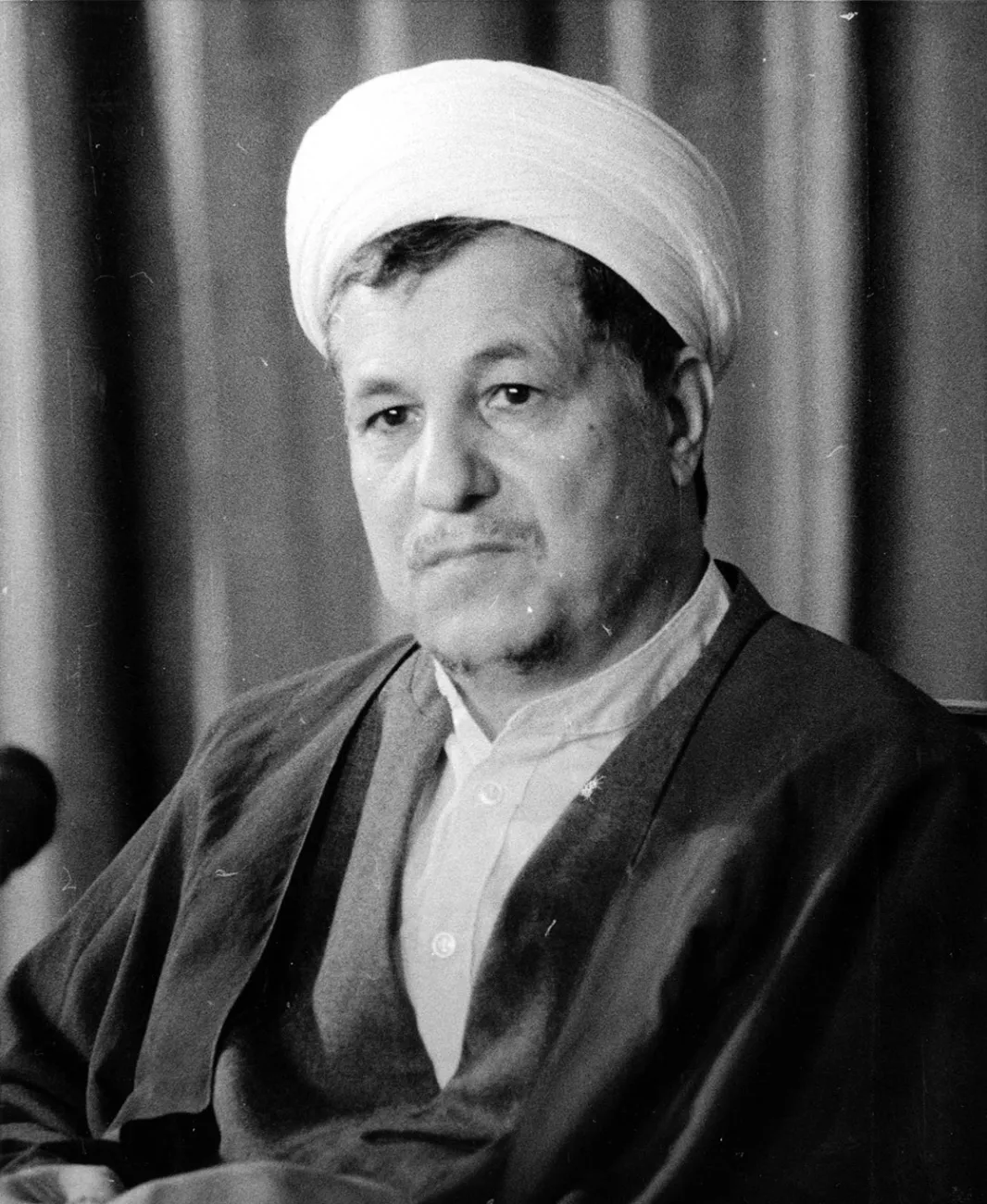هاشمی رفسنجانی: با آزادی گروگانها اختلاف ما با آمریکا بهزودی حل نخواهد شد