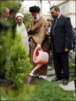 هال‌هایی که در روز درختکاری توسط رهبر جمهوری اسلامی و روسای جمهور ادوار کاشته میشوند، چه شدند
