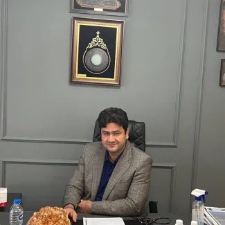 دوستان محمد صفایی، هوادار شدند و به دورهگردی برای خرید آبروی ریخته توسط خودش می پردازند!