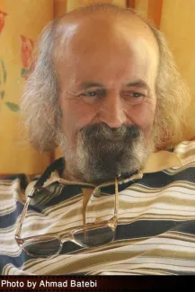 احمد باطبی روزنامه‌نگار، عکاس و فعال حقوق بشر