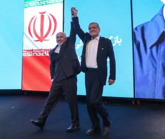 ظریف: باید براساس واقعیت زندگی کنیم نه آرزو / ایران وفور نعمت است